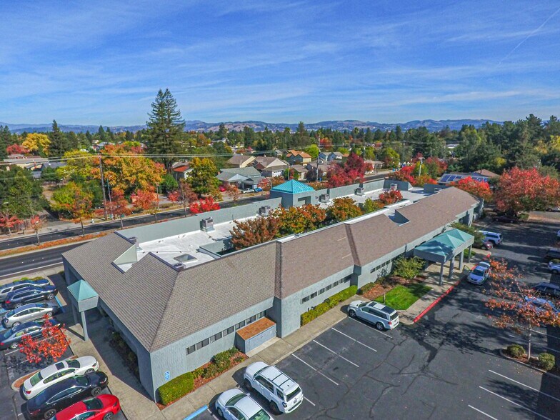 2448 Guerneville Rd, Santa Rosa, CA à vendre - Photo de l’immeuble – Image 3 sur 42