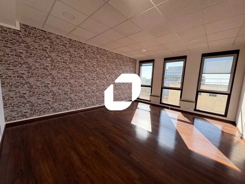 Bureau dans Montigny-le-Bretonneux à louer - Photo intérieure – Image 3 sur 7