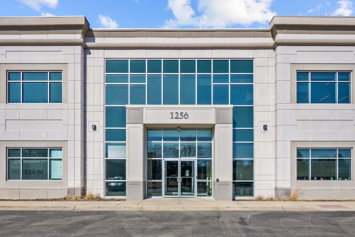 1256 Waterford Dr, Aurora, IL à vendre Photo principale– Image 1 sur 15