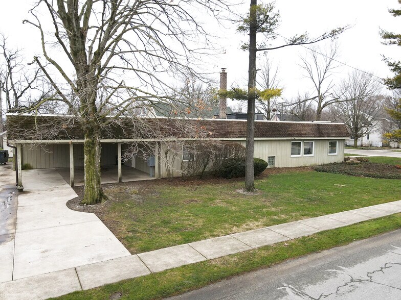 357 N Nappanee St, Nappanee, IN à vendre - Photo de l’immeuble – Image 3 sur 13