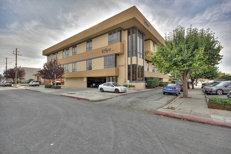 318 Cayuga St, Salinas, CA à louer - Photo de l’immeuble – Image 3 sur 6
