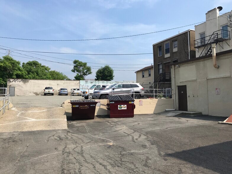 90-100 Orange Ave, Suffern, NY à vendre - Photo de l’immeuble – Image 2 sur 18
