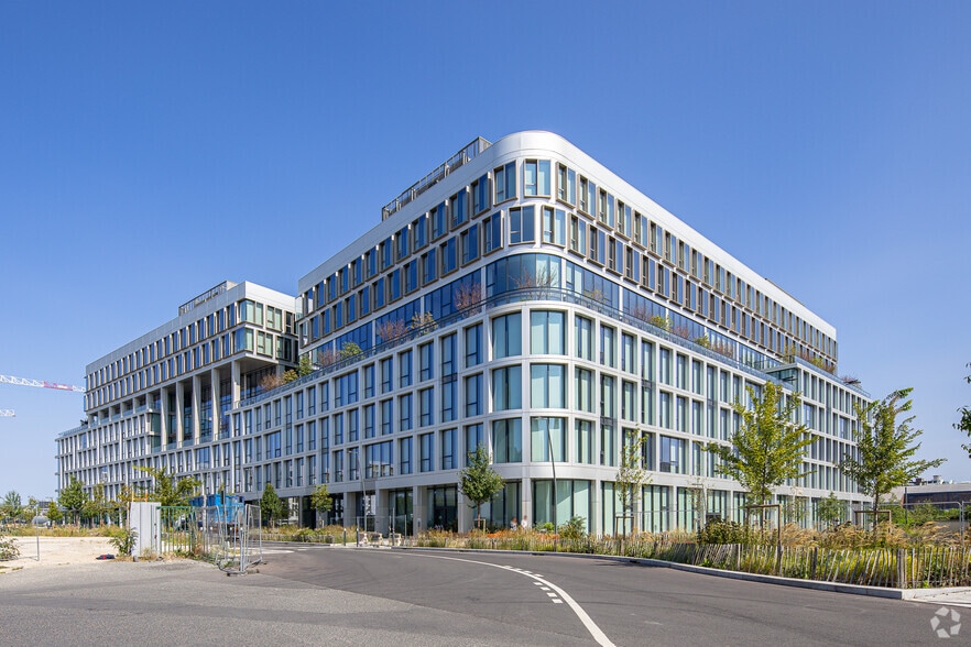 Bureau dans Saint-Ouen-sur-Seine à louer - Photo de l’immeuble – Image 2 sur 2