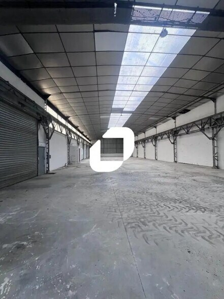 Local d'activités dans Pommeuse à vendre - Photo intérieure – Image 2 sur 5