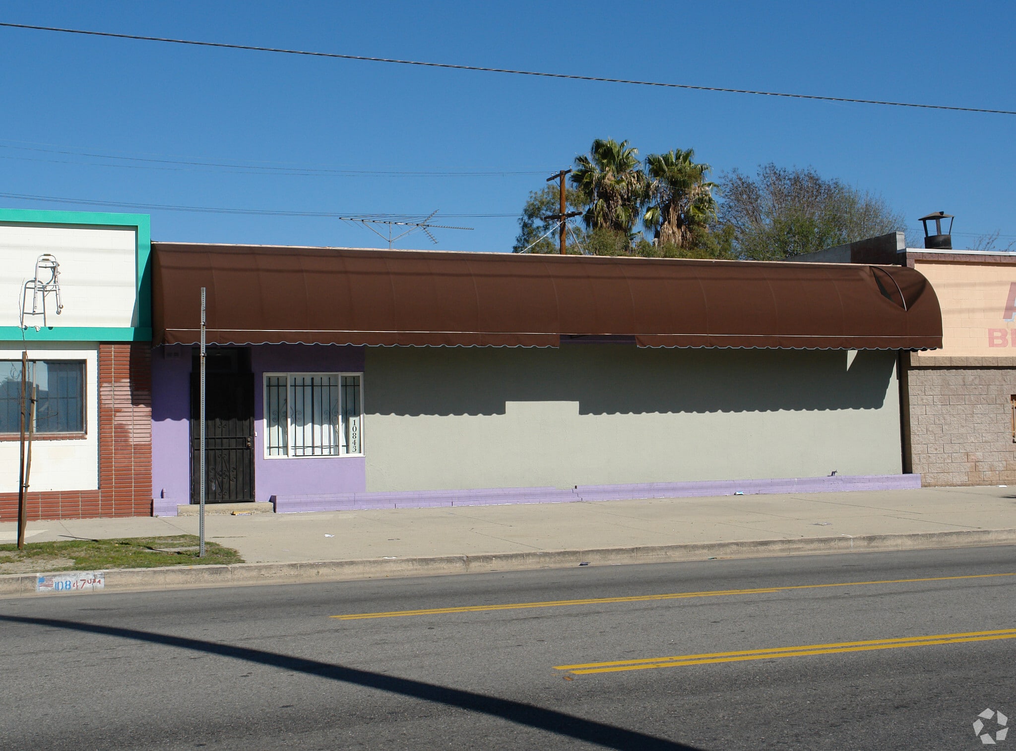 10843 Burbank Blvd, North Hollywood, CA à vendre Photo principale– Image 1 sur 3
