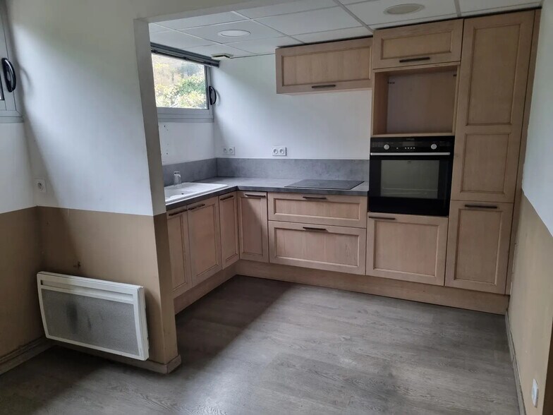 280 Route Des Enchappes, Cras à louer - Photo de l’immeuble – Image 3 sur 7