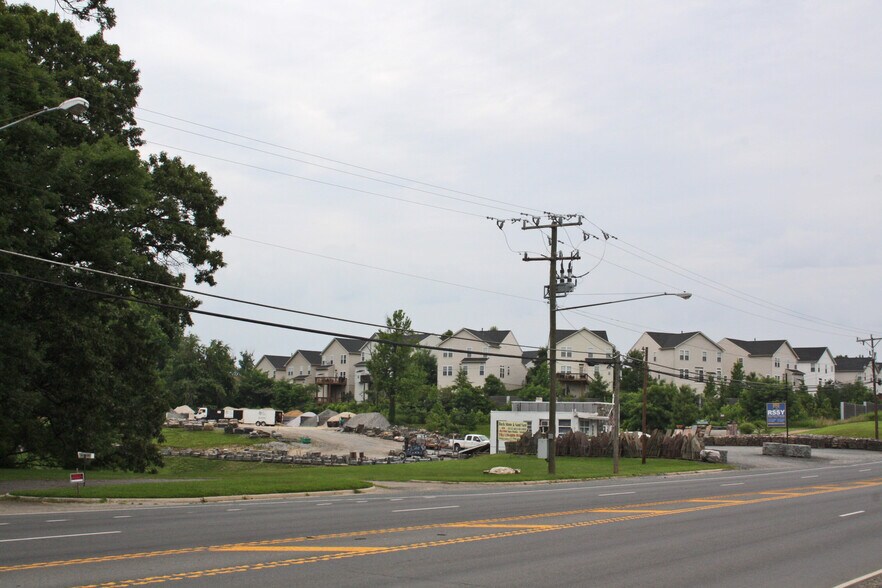 9816-9824 Richmond Hwy, Lorton, VA à louer - Photo de l’immeuble – Image 3 sur 3
