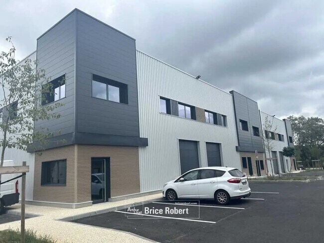 Plus de détails pour Industriel/Logistique à louer