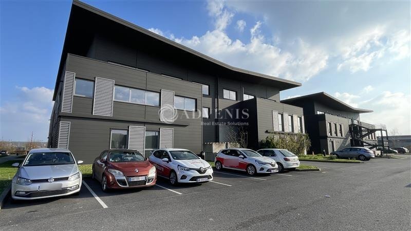 Bureau dans Ferrières-en-Brie à vendre - Photo de l’immeuble – Image 3 sur 12