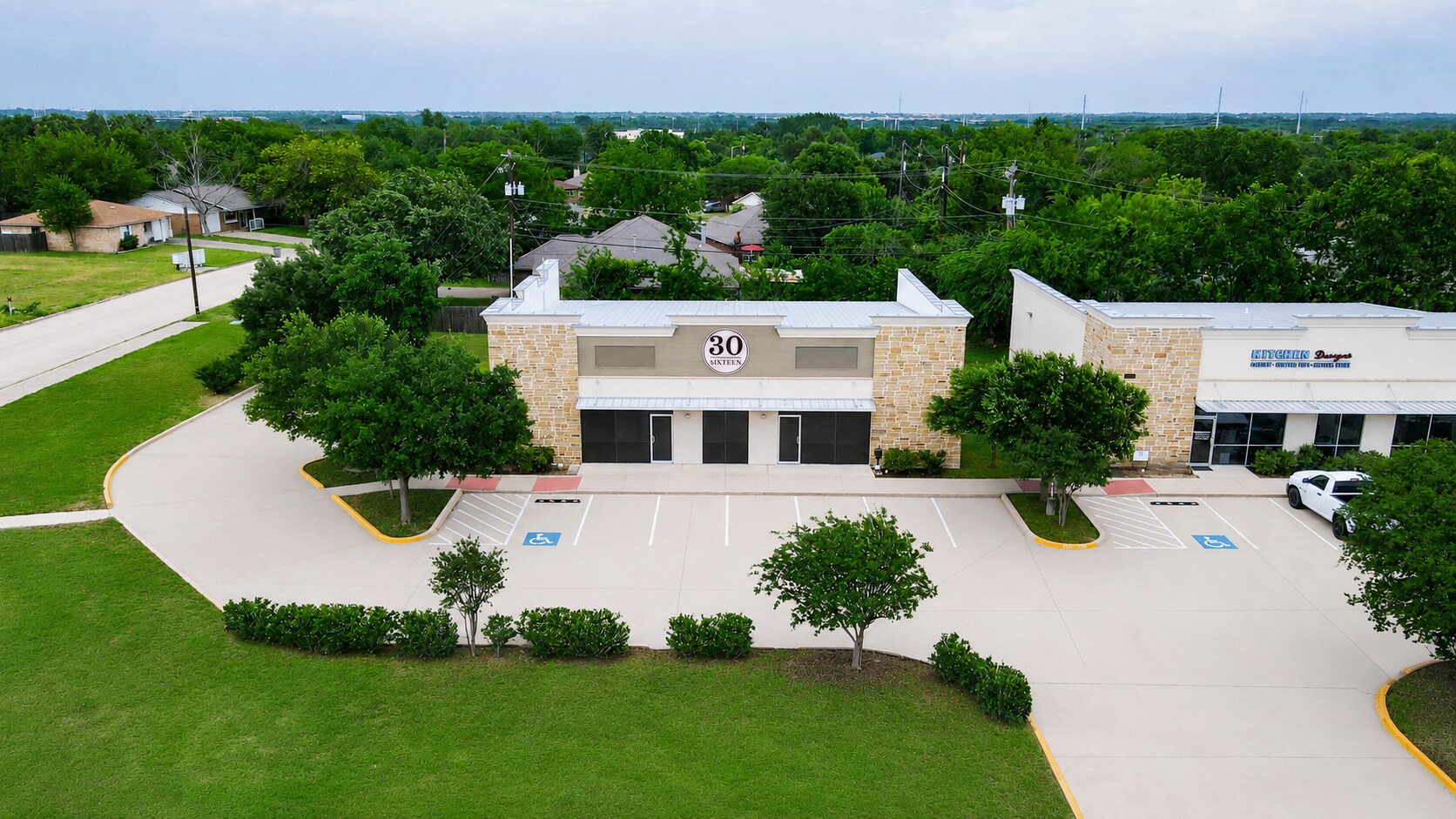 3016 E Villa Maria Rd, Bryan, TX à vendre Photo de l’immeuble– Image 1 sur 27