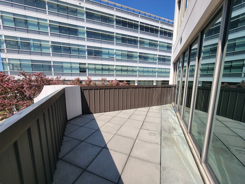 250 W First St, Winston-Salem, NC à louer - Photo de l’immeuble – Image 3 sur 32