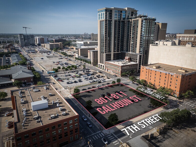 801-811 Calhoun St, Fort Worth, TX à vendre - Photo de l’immeuble – Image 2 sur 4