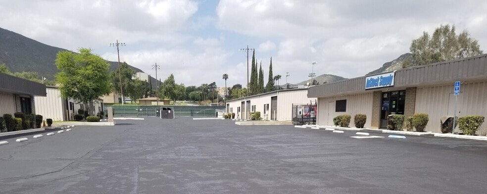 2491 Rubidoux Blvd, Jurupa Valley, CA à louer - Photo de l’immeuble – Image 2 sur 9