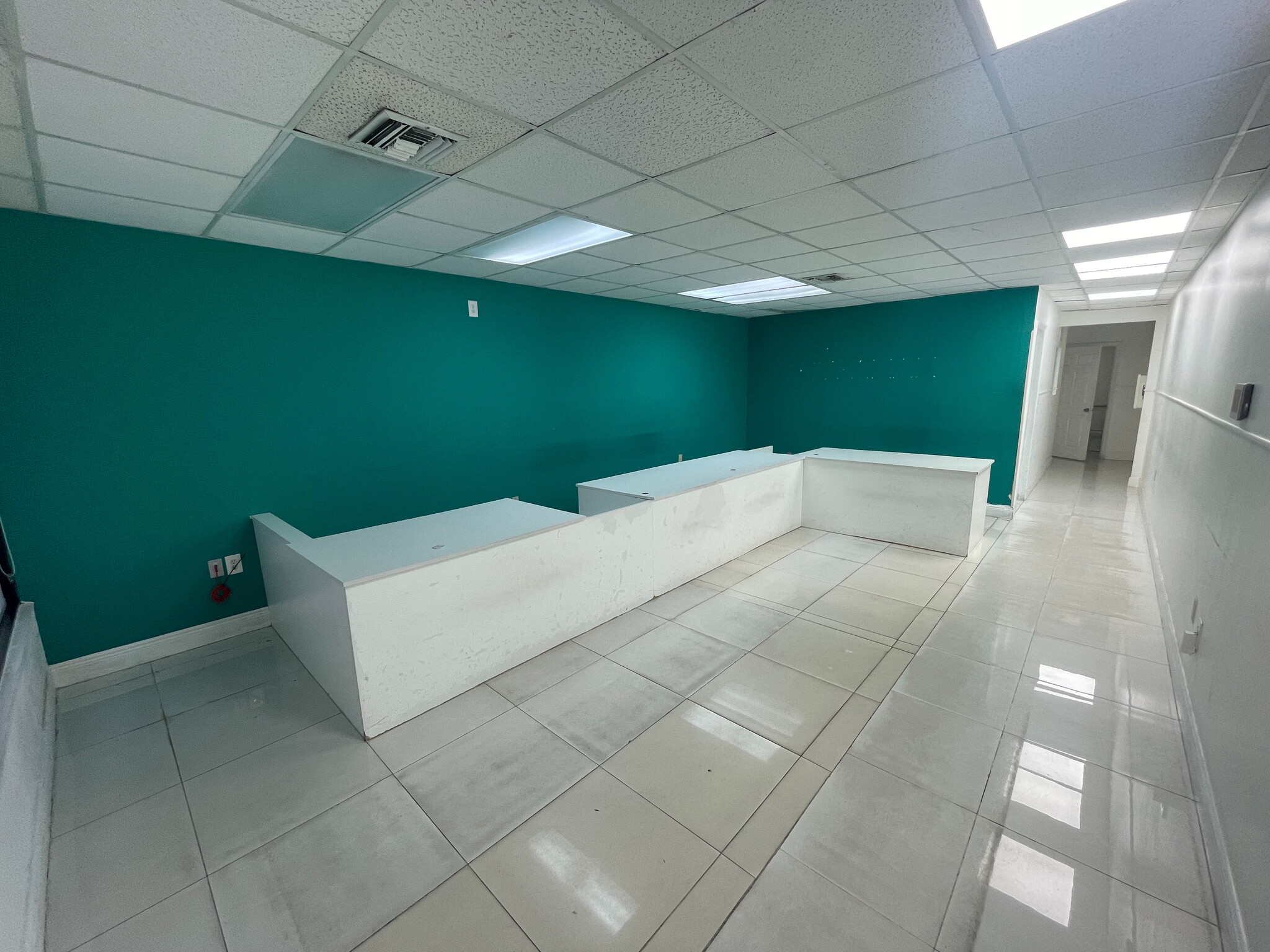 10720 W Flagler St, Miami, FL à louer Photo intérieure– Image 1 sur 8