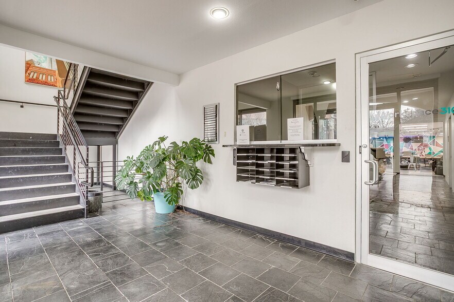 3108 W 6th St, Fort Worth, TX à louer - Photo de l’immeuble – Image 2 sur 14