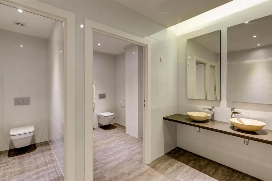 Bureau dans Paris à louer - Photo de l’immeuble – Image 2 sur 10