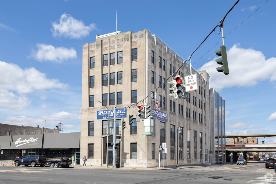50 N Park Ave, Rockville Centre, NY à louer - Photo de l’immeuble – Image 3 sur 17
