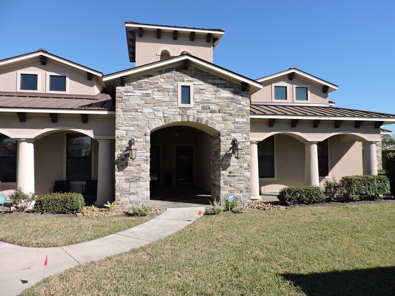 12516 Cutten Rd, Houston, TX à louer - Photo principale – Image 1 sur 10
