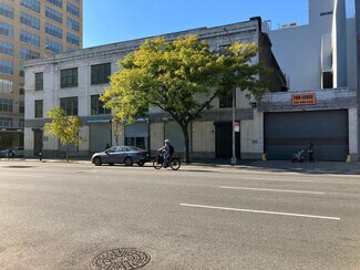 Plus de détails pour 665 11th Ave, New York, NY - Local commercial, Local d'activités à louer