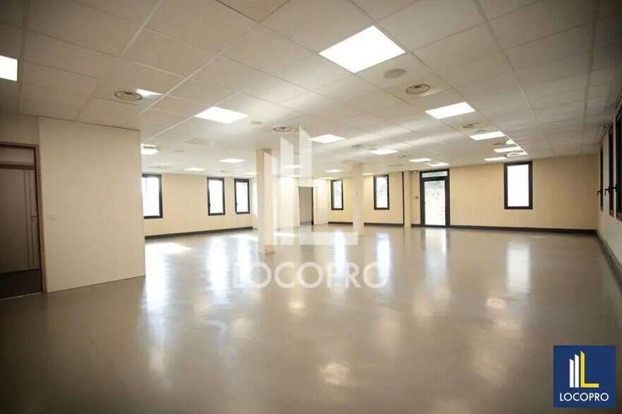 Bureau dans Aix-en-Provence à louer - Photo de l’immeuble – Image 3 sur 9