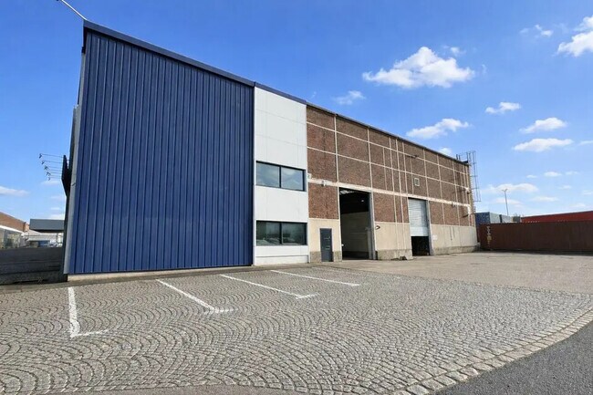 Plus de détails pour Industriel/Logistique à louer