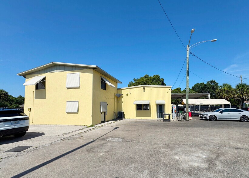 302 N 25th St, Fort Pierce, FL à vendre - Photo de l’immeuble – Image 2 sur 6