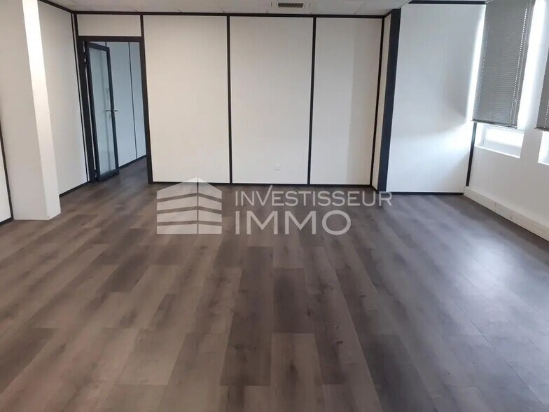 Bureau dans Ris-Orangis à louer - Photo intérieure – Image 3 sur 5