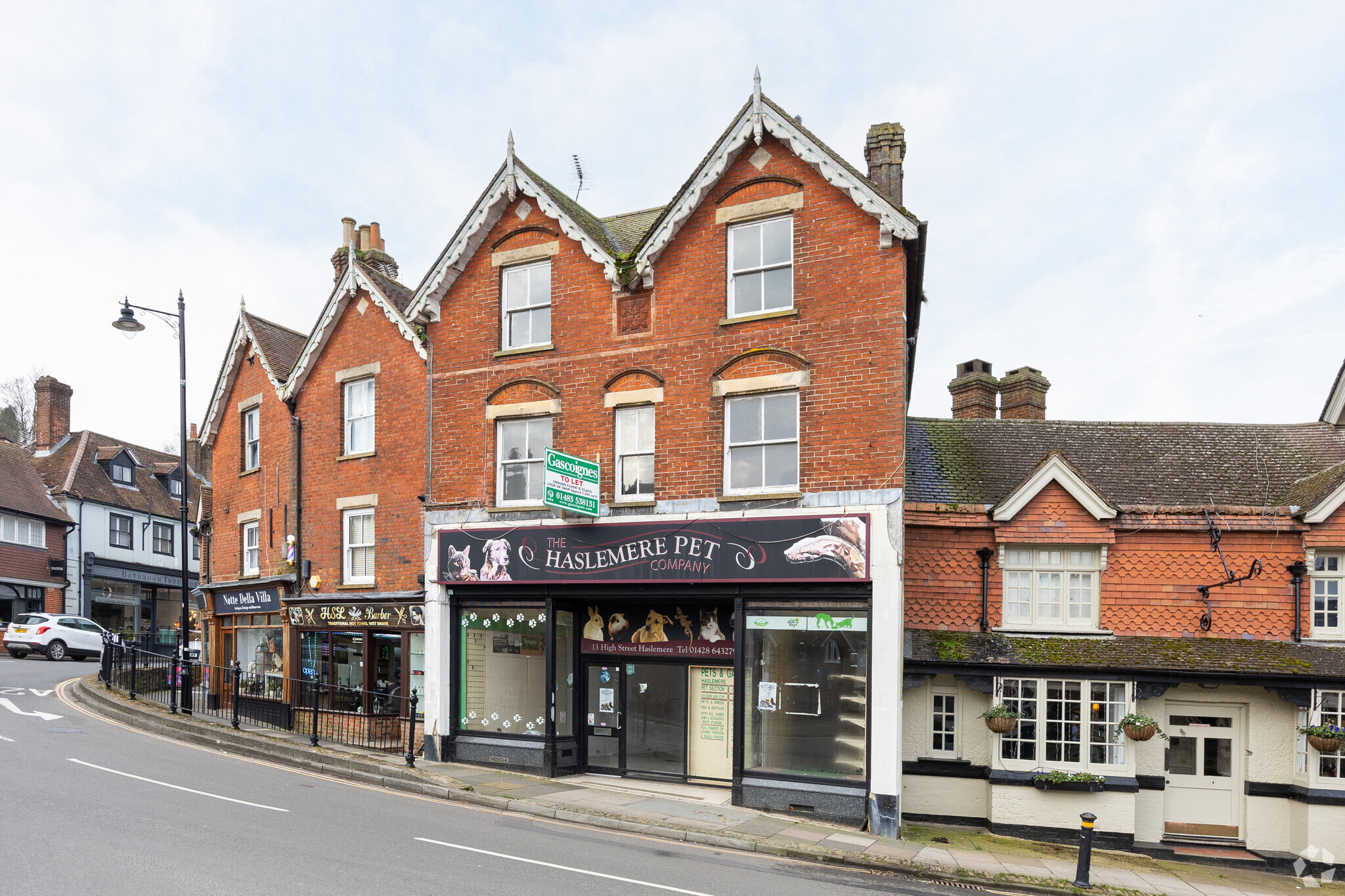 13 High St, Haslemere à louer Photo principale– Image 1 sur 4