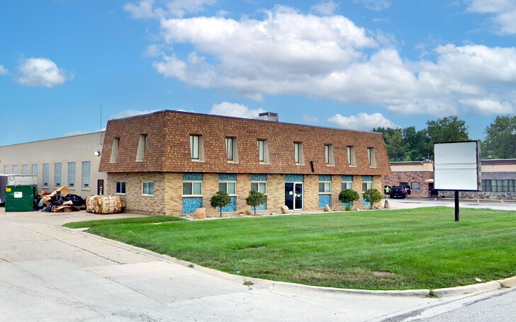 35441-35453 Groesbeck Hwy, Clinton Township, MI à louer - Photo de l’immeuble – Image 2 sur 2