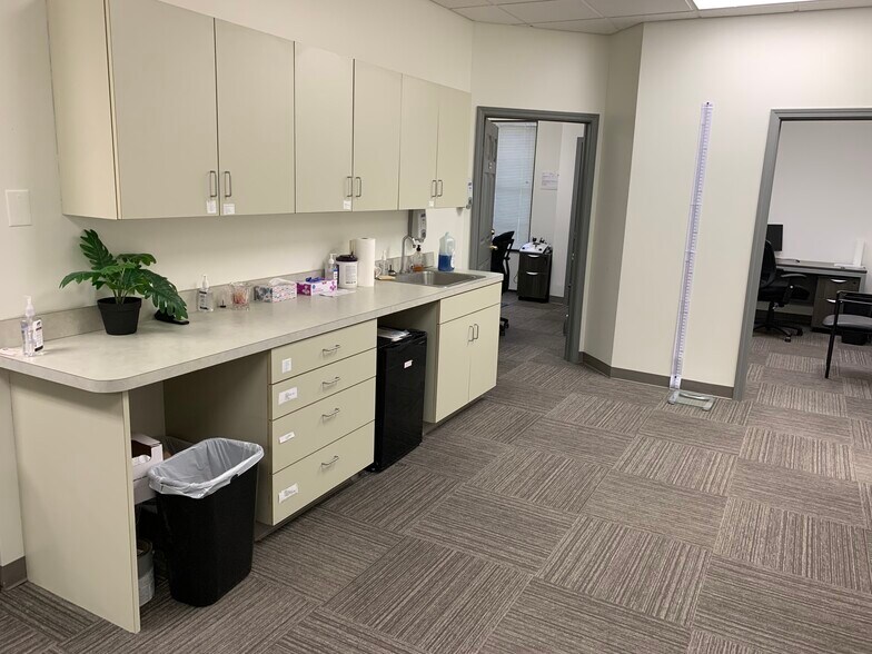 207 Pine St, Syracuse, NY à louer - Photo de l’immeuble – Image 3 sur 12