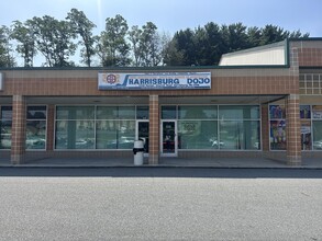 2229-2255 Paxton Church Rd, Harrisburg, PA à louer Photo de l’immeuble– Image 2 sur 6