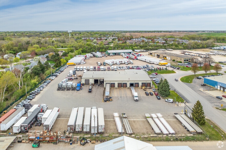 8 Prosper Ct, Lake In The Hills, IL à louer - Aérien – Image 3 sur 5