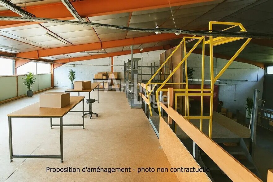 Local d’activités dans Drumettaz-Clarafond à louer - Photo de l’immeuble – Image 3 sur 3