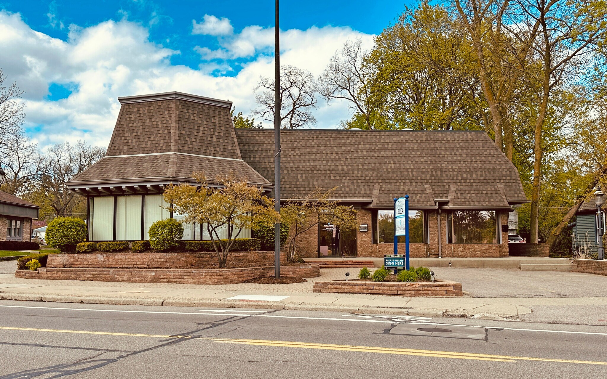 33604 Grand River Ave, Farmington, MI à vendre Photo principale– Image 1 sur 38
