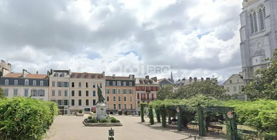 Local commercial dans Pau à louer Photo de l’immeuble– Image 1 sur 3