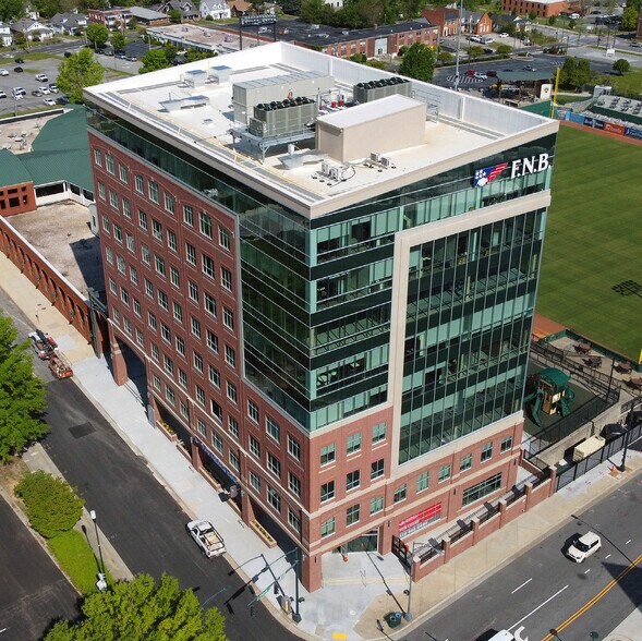 400 Bellemeade St, Greensboro, NC à louer - Photo de l’immeuble – Image 1 sur 6