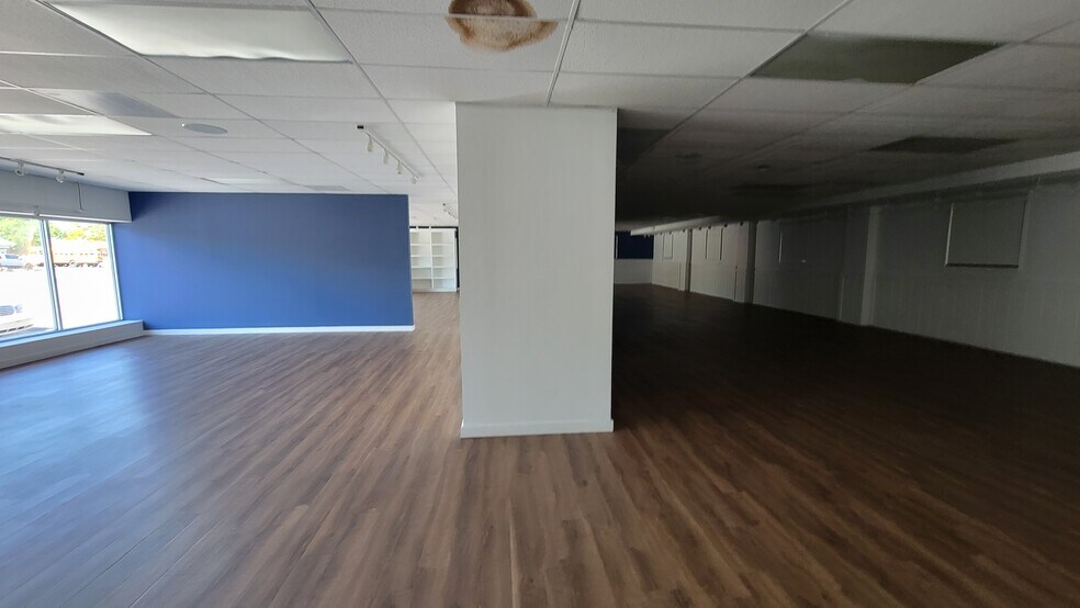 6010-6020 Mayfield Rd, Mayfield Heights, OH à louer - Photo de l’immeuble – Image 3 sur 9