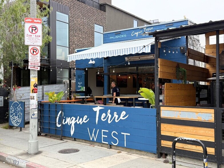 523 Rose Ave, Venice, CA à louer - Photo de l’immeuble – Image 1 sur 4
