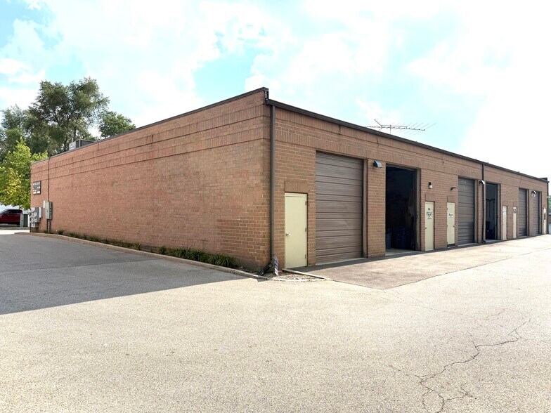 880 W Lake St, Roselle, IL à louer - Photo de l’immeuble – Image 3 sur 11