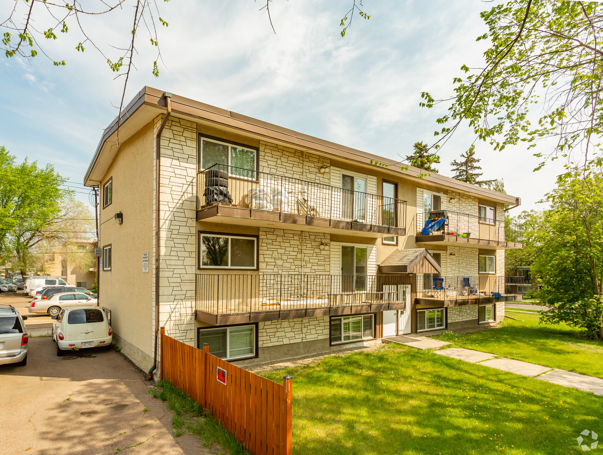 10304 119 Ave, Edmonton, AB à vendre Photo principale– Image 1 sur 2