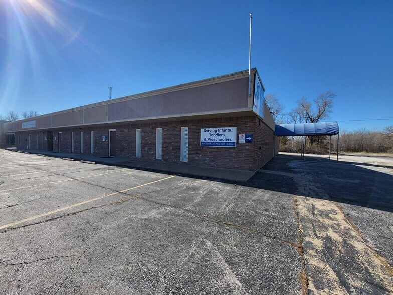 1102-1104 Illinois, Joplin, MO à louer - Photo de l’immeuble – Image 2 sur 30