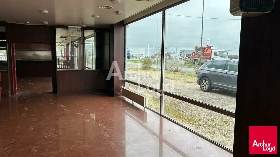 Local d’activités dans Saint-Ouen à louer Photo intérieure– Image 1 sur 3