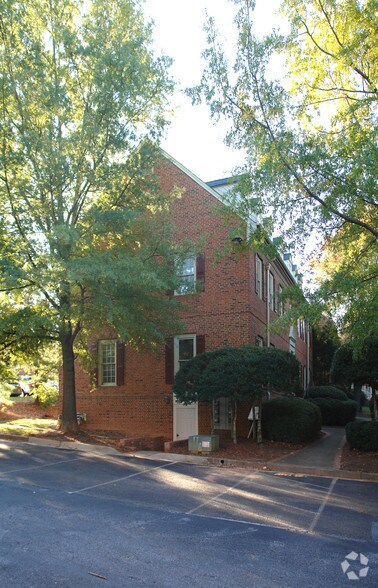 1081 Cambridge Sq, Alpharetta, GA à vendre - Photo de l’immeuble – Image 2 sur 8