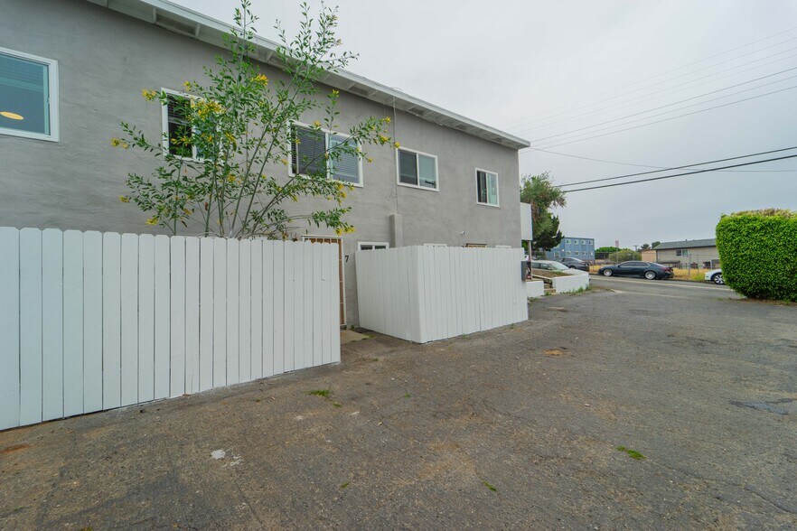 901 Hillcrest Pl, Oceanside, CA à vendre - Photo de l’immeuble – Image 3 sur 41