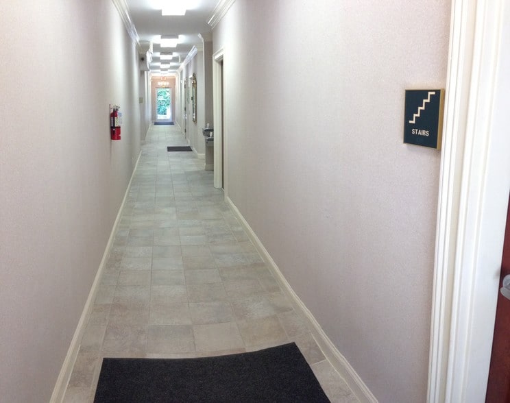 5816 Creedmoor Rd, Raleigh, NC à louer - Photo intérieure – Image 2 sur 34