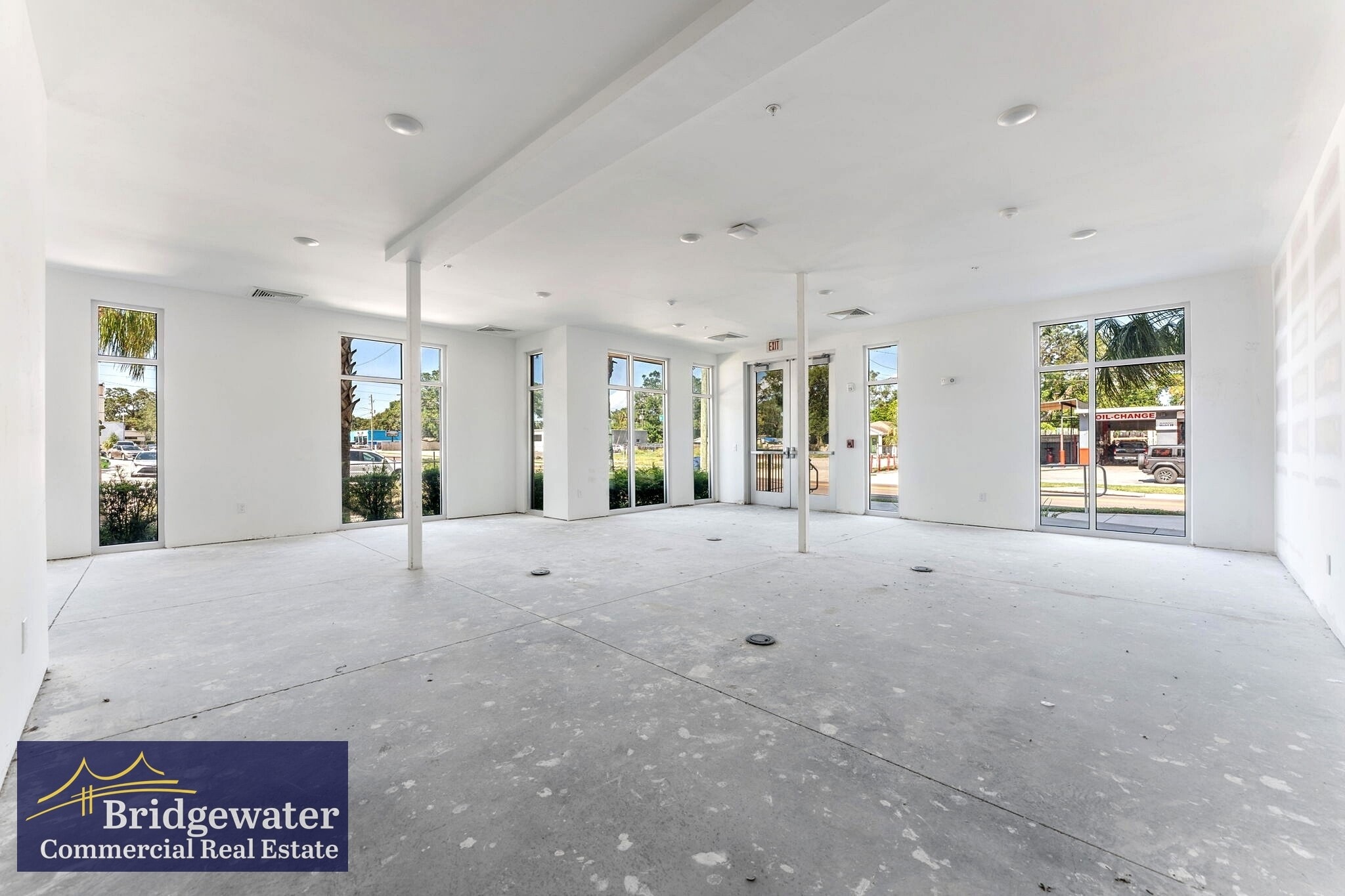 6301 N Nebraska Ave, Tampa, FL à louer Photo de l’immeuble– Image 1 sur 6
