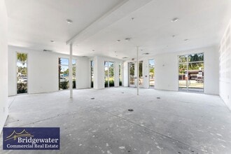 6301 N Nebraska Ave, Tampa, FL à louer Photo de l’immeuble– Image 1 sur 6