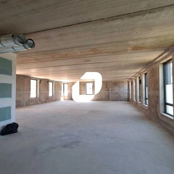 Bureau dans Versailles à louer - Photo de l’immeuble – Image 2 sur 12