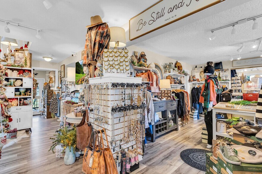 2600 Kibby Rd, Jackson, MI à vendre - Photo intérieure – Image 2 sur 8