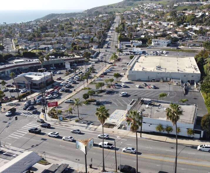 1602 W 25th St, San Pedro, CA à vendre - Photo de l’immeuble – Image 2 sur 5